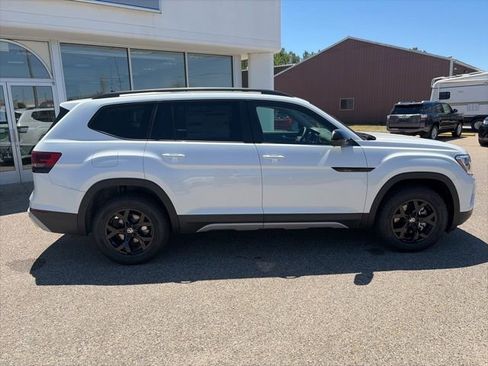 New 2026 Volkswagen Atlas Peak Edition AWD/4WD image 8