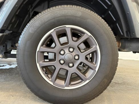 Used 2021 Jeep Gladiator Overland w/ Popular Equipment Package AWD/4WD image 9