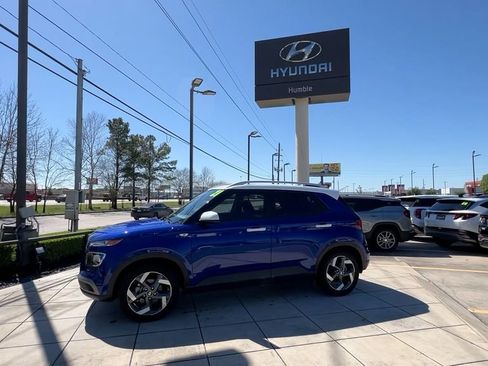 Certified 2021 Hyundai Venue SEL image 5