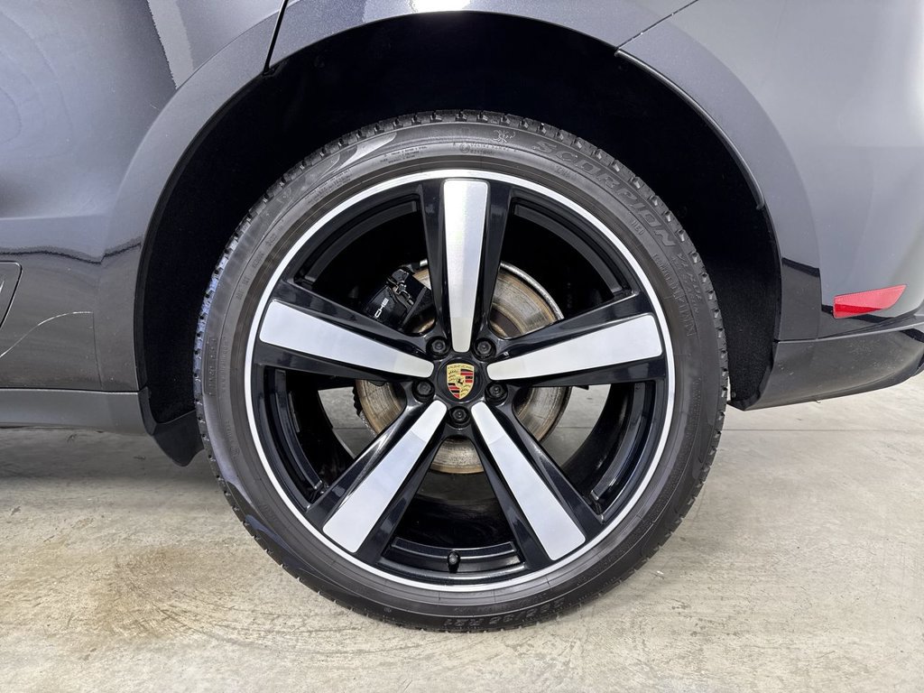 Certified 2023 Porsche Macan AWD/4WD image 14