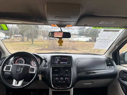 Used 2016 Dodge Grand Caravan SE w/ Quick Order Package 29E SE image 10