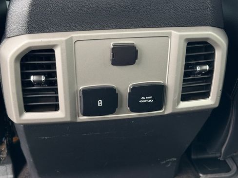 Used 2019 Ford F150 Lariat image 33