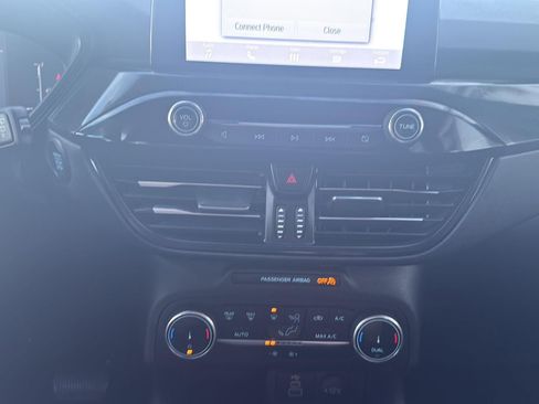 Used 2025 Ford Escape ST-Line image 18