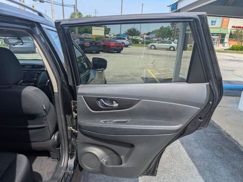 Used 2018 Nissan Rogue S w/ S Value Package AWD/4WD image 37