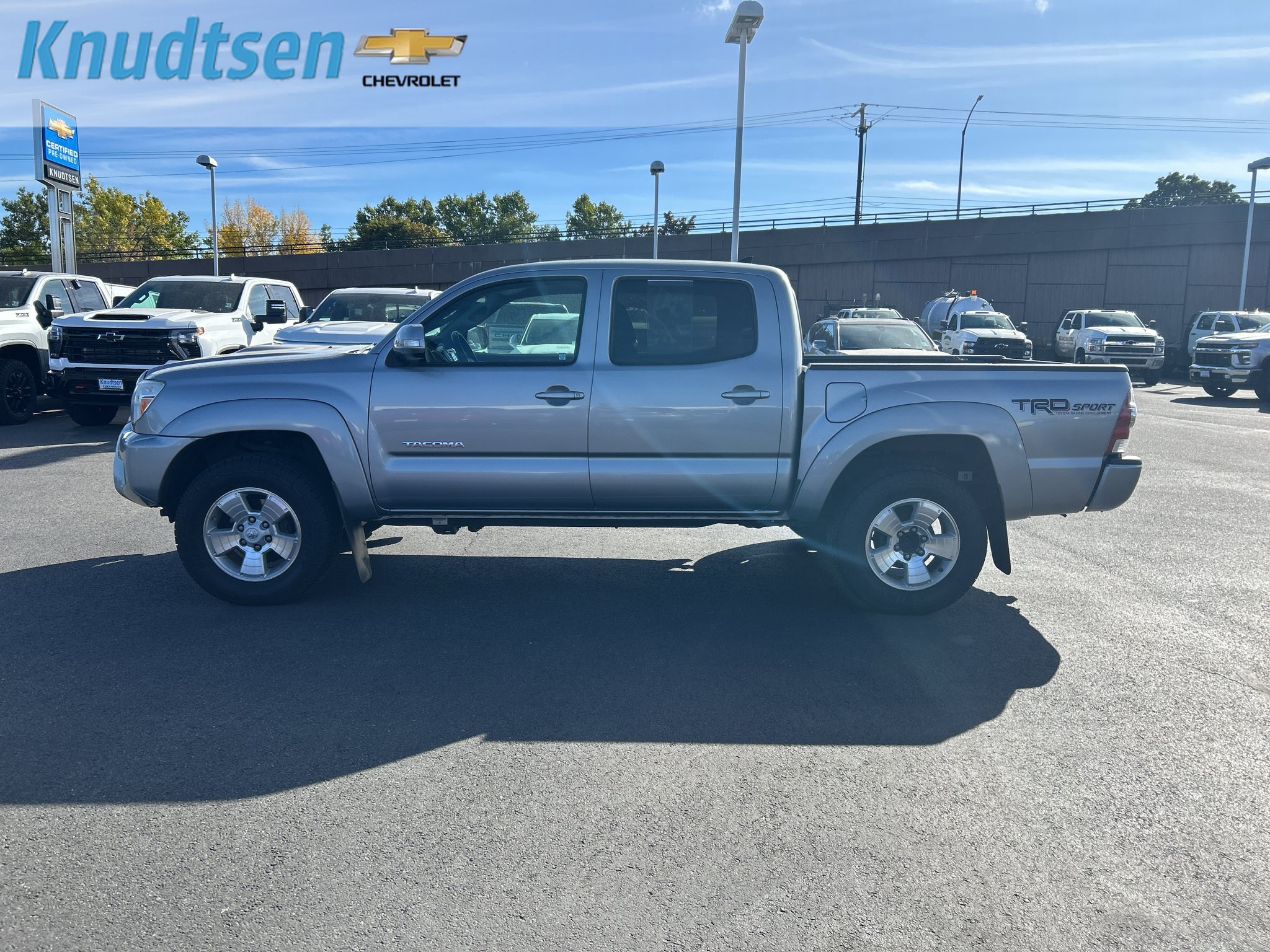 Used 2015 Toyota Tacoma 4x4 Double Cab w/ TRD Sport Package image 4