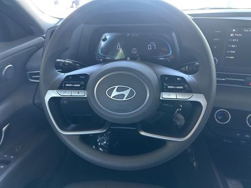 Certified 2026 Hyundai Elantra SE FWD image 18