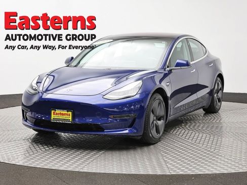 Used 2018 Tesla Model 3 Mid Range RWD image 1