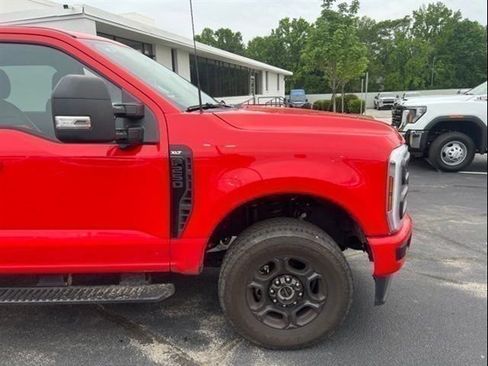 Used 2024 Ford F250 XLT w/ XLT Premium Package AWD/4WD image 2