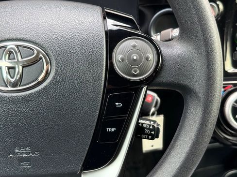 Used 2018 Toyota Prius C Two FWD image 25