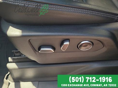 Used 2024 GMC Yukon XL Denali w/ Denali Reserve Package AWD/4WD image 11