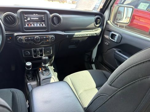 Used 2022 Jeep Wrangler Unlimited Sport AWD/4WD image 19