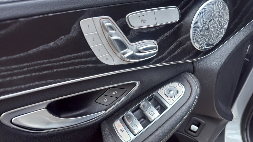 Used 2016 Mercedes-Benz C 300 4MATIC Sedan image 24