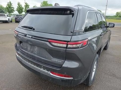 Used 2023 Jeep Grand Cherokee Laredo w/ Luxury Tech Group I AWD/4WD image 3