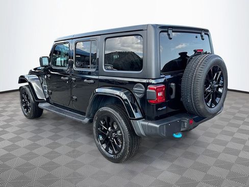 Used 2023 Jeep Wrangler Unlimited Sahara w/ Cold Weather Group image 8
