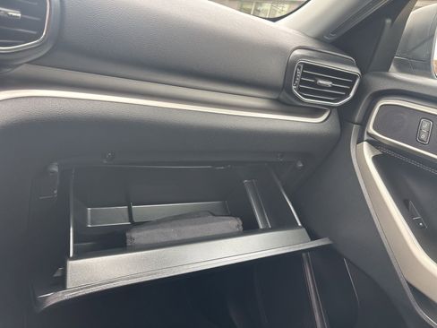 Used 2021 Ford Explorer XLT w/ Equipment Group 202A image 36