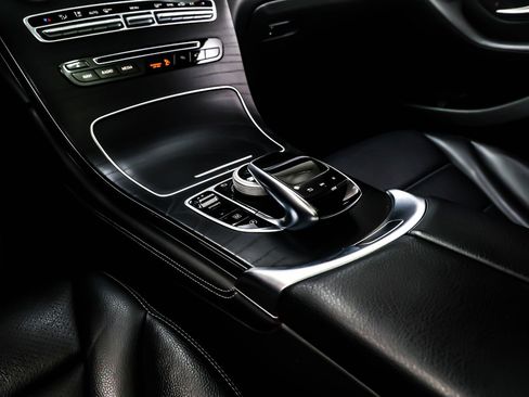 Used 2017 Mercedes-Benz GLC 300 GLC 300 4MATIC Coupe image 5