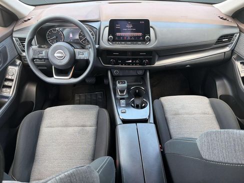 Used 2023 Nissan Rogue SV FWD image 16