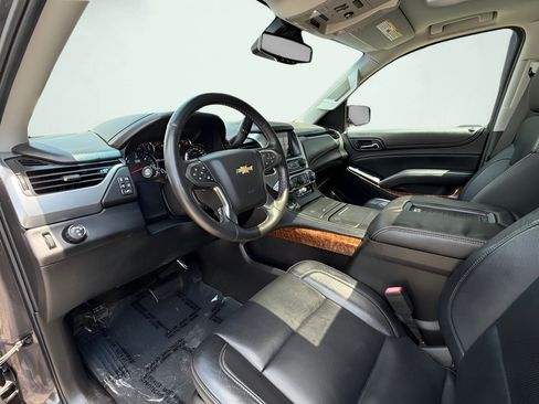 Used 2015 Chevrolet Suburban LTZ RWD image 32