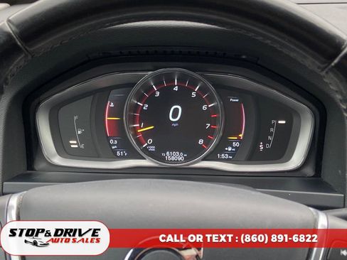 Used 2016 Volvo V60 T5 Cross Country image 15