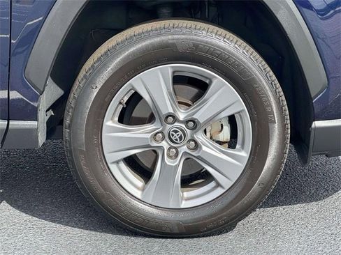 Used 2022 Toyota RAV4 XLE image 7