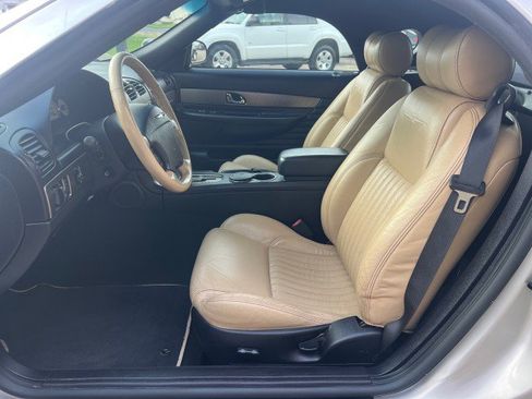 Used 2004 Ford Thunderbird image 17