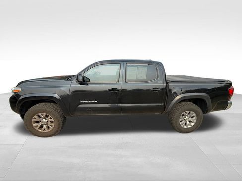 Used 2019 Toyota Tacoma SR5 RWD image 3