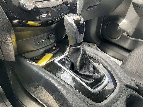 Used 2019 Nissan Rogue SV AWD/4WD image 33