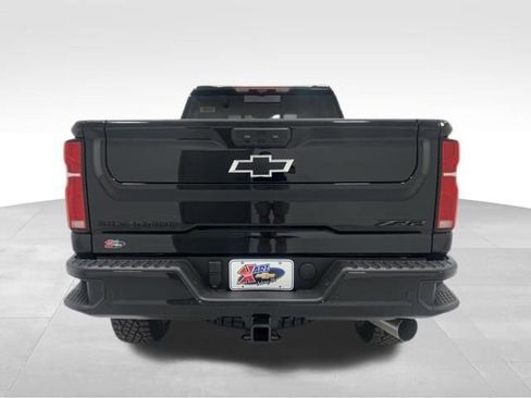 New 2026 Chevrolet Silverado 2500 ZR2 w/ LPO, Dark Essentials Package AWD/4WD image 17