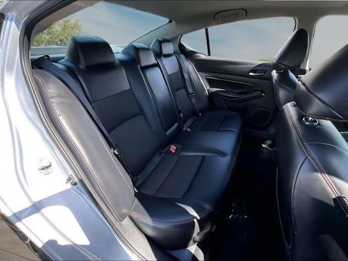 Used 2024 Nissan Altima 2.5 SR FWD image 24