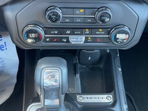 Used 2025 Ford Bronco Outer Banks AWD/4WD image 33