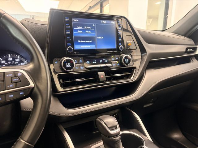 Used 2021 Toyota Highlander XSE AWD/4WD image 22