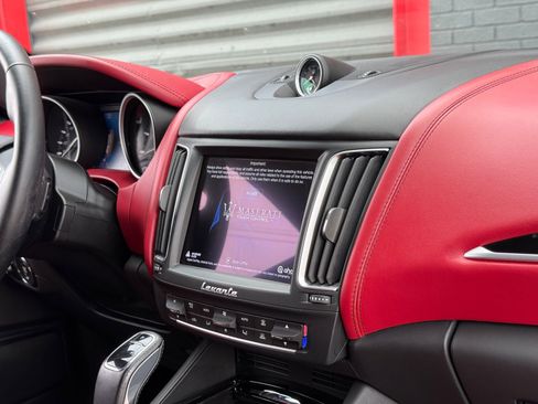Used 2019 Maserati Levante AWD/4WD image 24