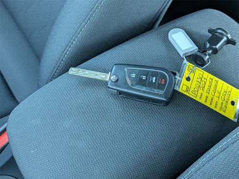 Used 2024 Toyota Corolla LE image 33