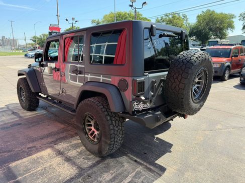 Used 2013 Jeep Wrangler Unlimited Rubicon AWD/4WD image 5