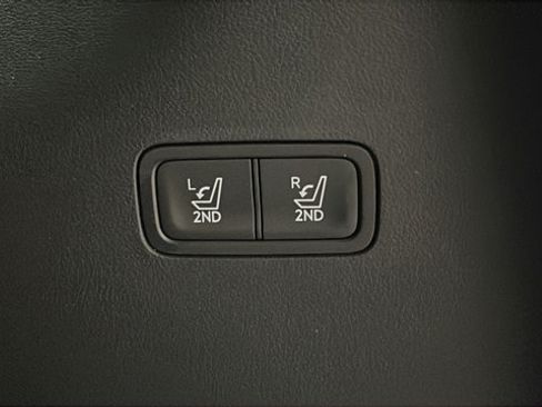 Used 2025 Hyundai Santa Fe Limited AWD/4WD image 31