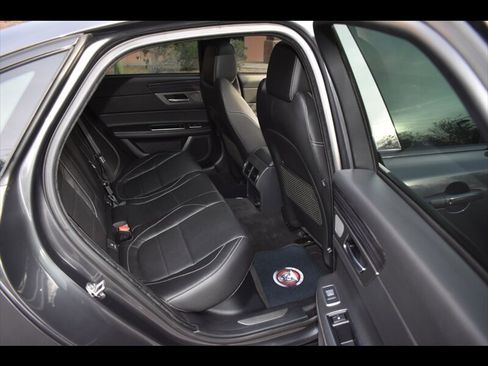 Used 2016 Jaguar XF S image 24