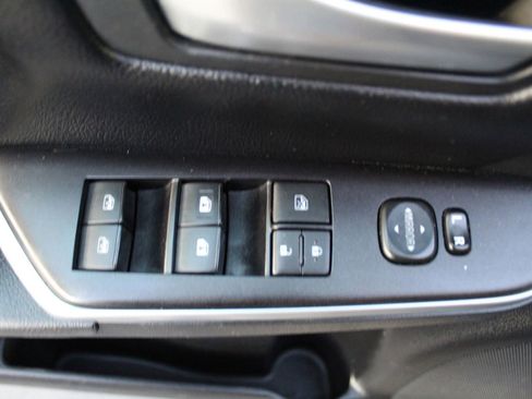 Used 2016 Toyota Camry SE FWD image 24