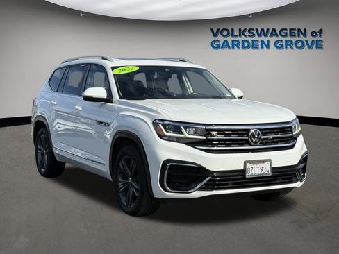 Used 2022 Volkswagen Atlas SEL R-Line image 2