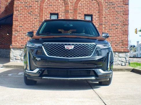 Used 2025 Cadillac XT6 Luxury image 2