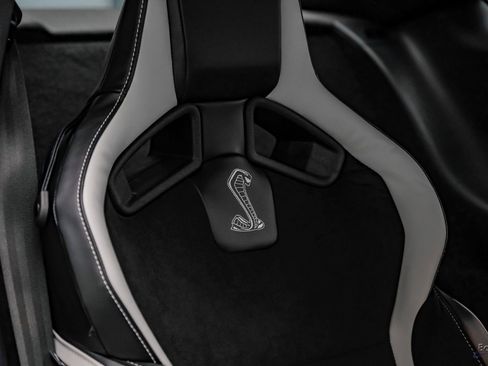 Used 2022 Ford Mustang Shelby GT500 w/ Carbon Fiber Track Pack image 60