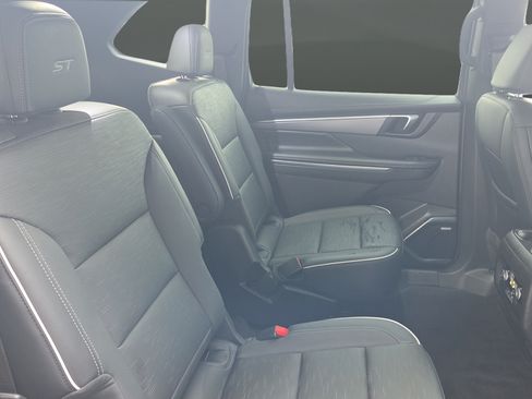 Used 2026 Buick Enclave Sport Touring AWD/4WD image 22