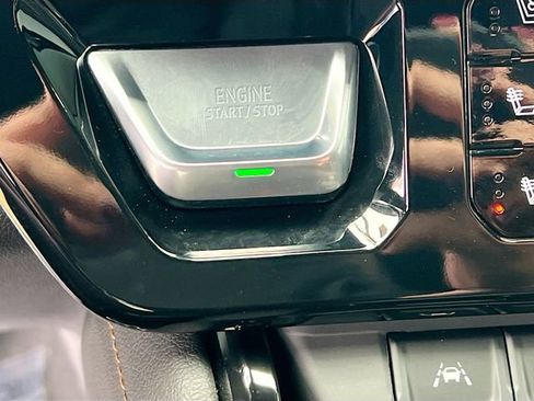 Used 2025 GMC Sierra 1500 AT4 w/ AT4 Premium Package image 18