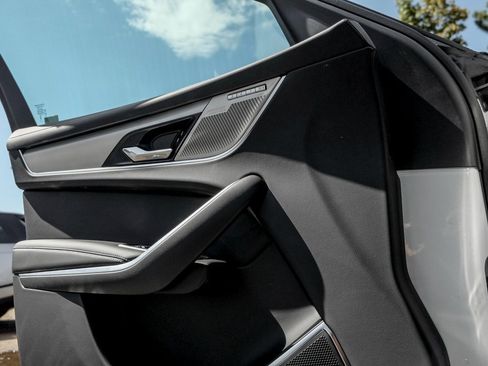 Used 2025 Jaguar F-PACE R-Dynamic S image 10