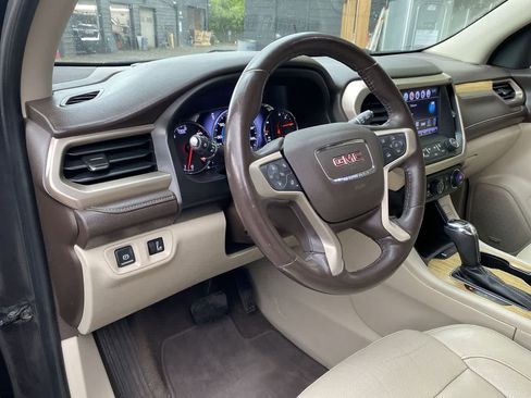 Used 2018 GMC Acadia Denali w/ Technology Package AWD/4WD image 2