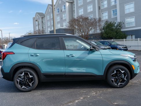 New 2026 Kia Seltos S FWD image 10