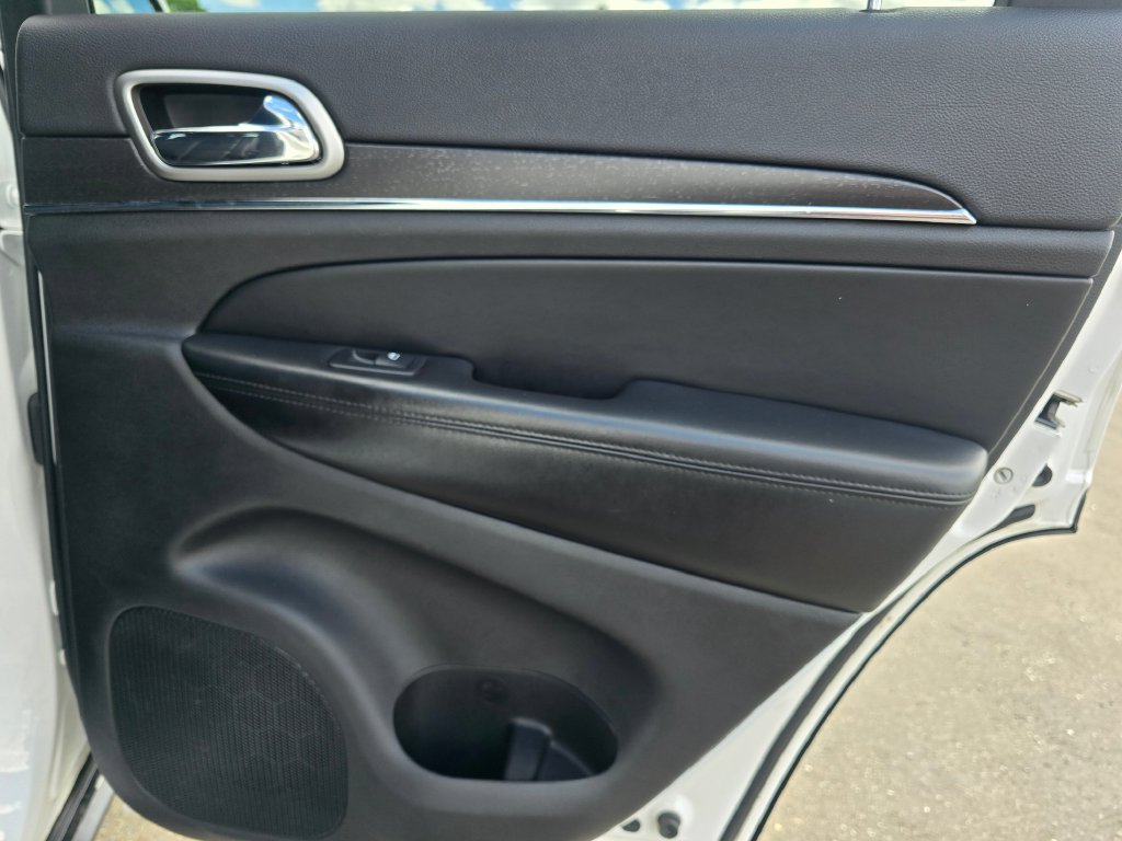 Used 2018 Jeep Grand Cherokee Limited AWD/4WD image 21