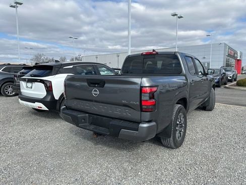 Used 2024 Nissan Frontier SL w/ Technology Package image 2