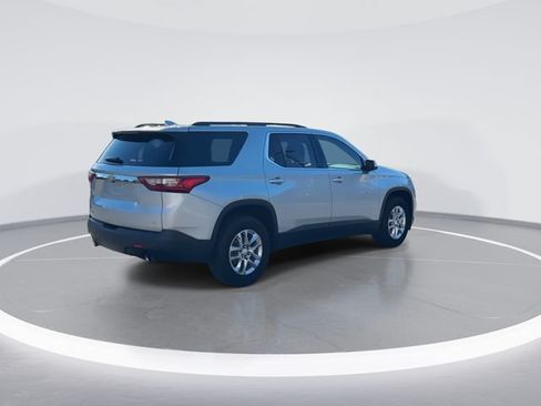 Used 2021 Chevrolet Traverse LT FWD image 7