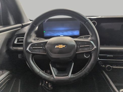 Used 2024 Chevrolet Traverse LT w/ Trailering Package AWD/4WD image 5