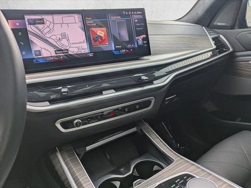Certified 2023 BMW X7 xDrive40i w/ Premium Package image 15